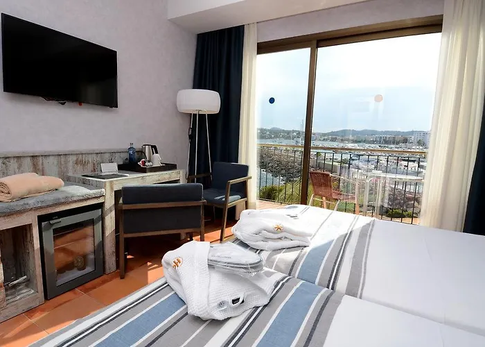 מלון Catalonia Ses Estaques - Adults Only 4*